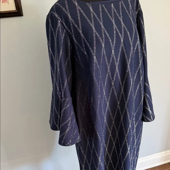 Elegant Navy Blue Diamond Pattern Dress - Picture 3 of 3